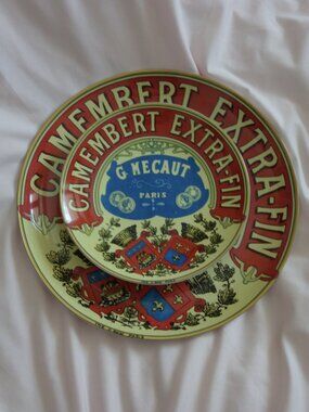 BIA Camembert Extra-Fin G. Mecaut Paris Cheese Plate Set of 12" Plate & 8" Plate